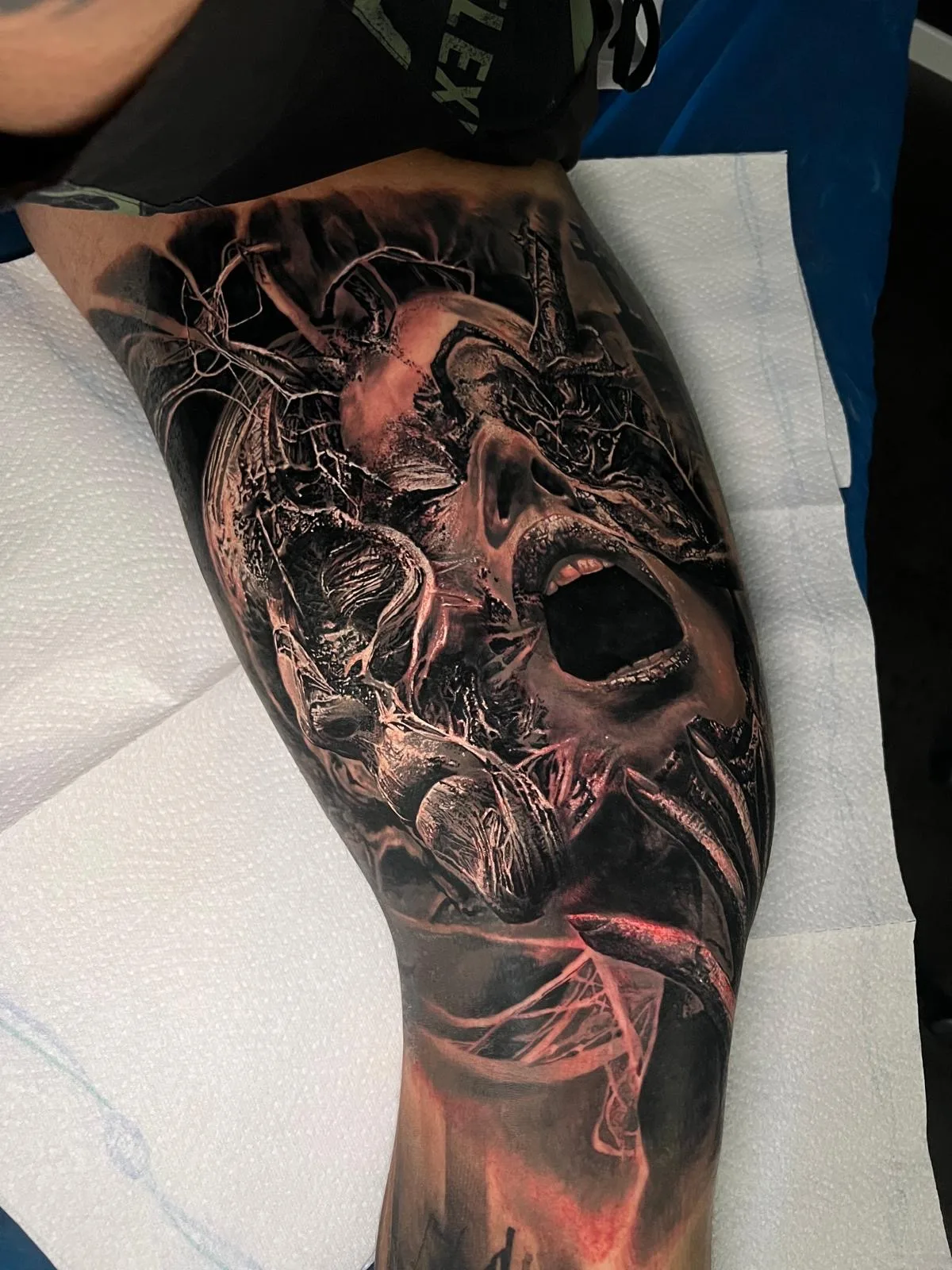Tattoo-Arbeit 12 aus dem Portfolio von Pite – Skin City Tattoo Neufeld