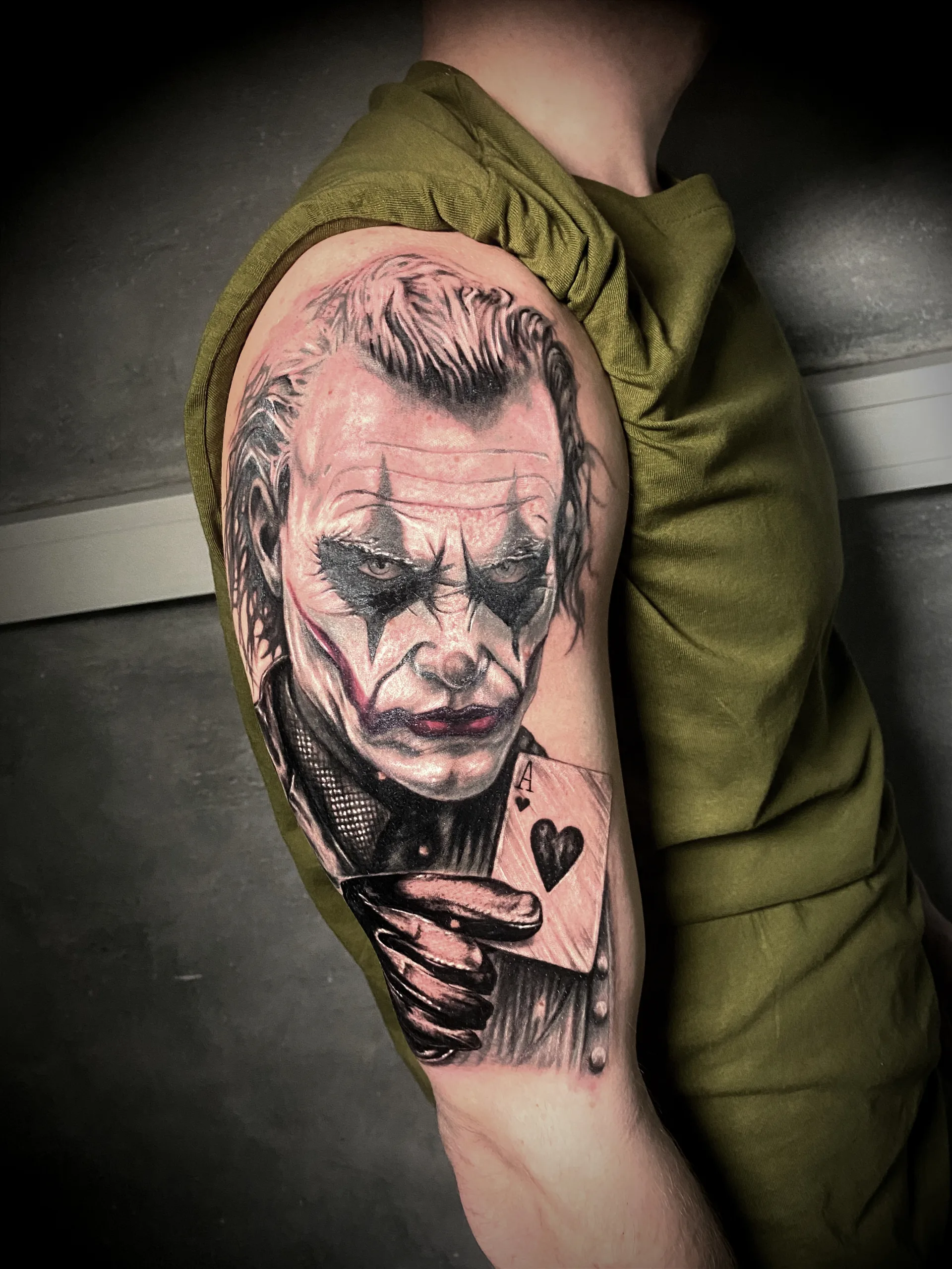 Tattoo-Arbeit 12 aus dem Portfolio von Tom – Skin City Tattoo Neufeld